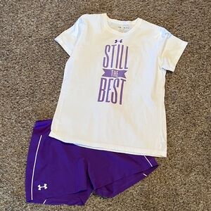 Under Armour girls tee and shorts set
Sz YXL
